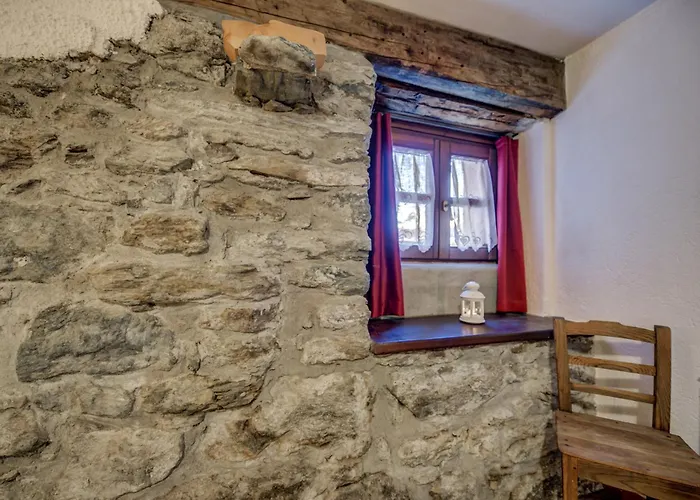 Alpine Essence, Typical Mountain Style Cir Ayas0036