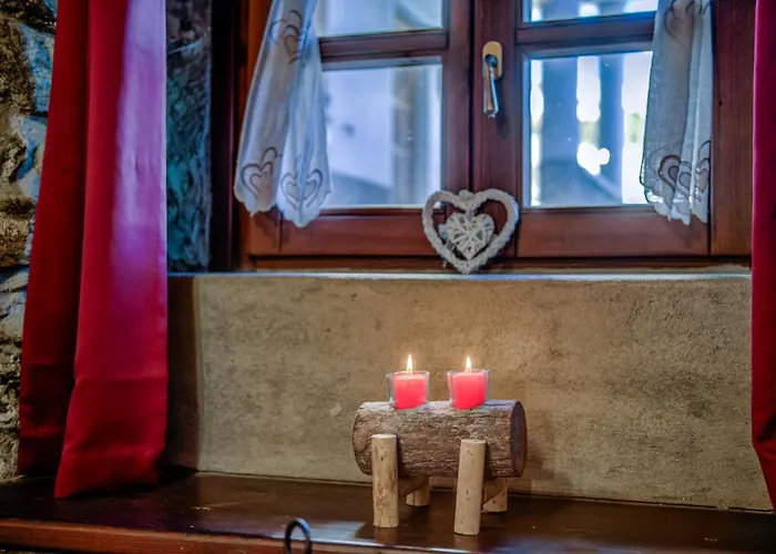 Alpine Essence, Typical Mountain Style Cir Ayas0036