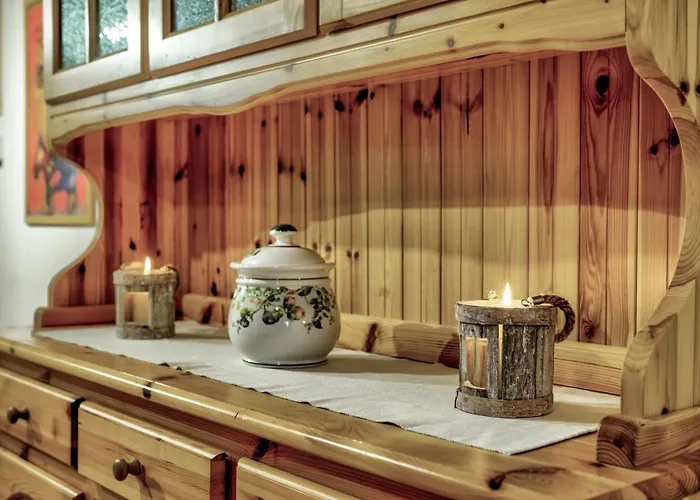 Alpine Essence, Typical Mountain Style Cir Ayas0036 *